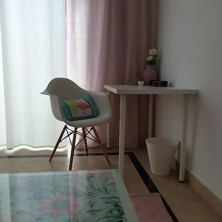 ホームステイ First One